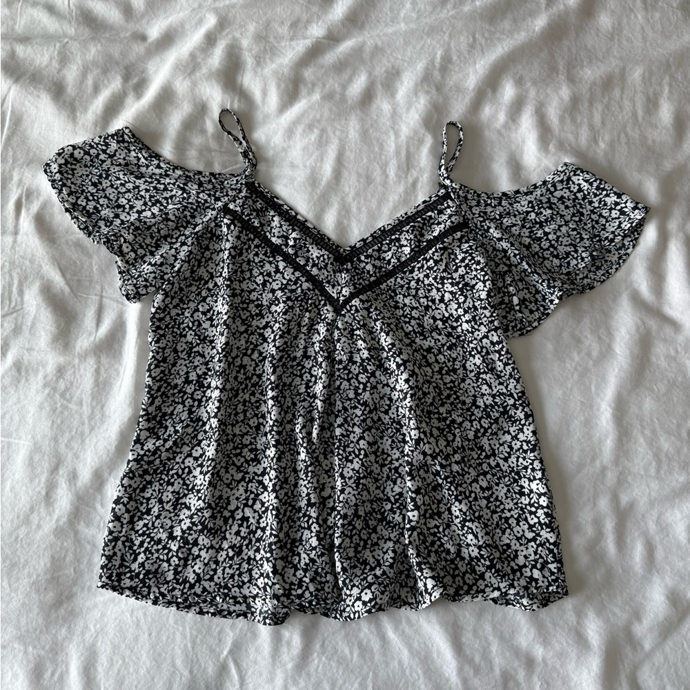 Black White Floral Print Cold Shoulder Blouse